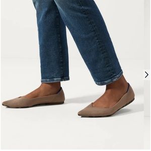 Rothy's "The Point" in portobello size 6.5 (RUNS SMALL)